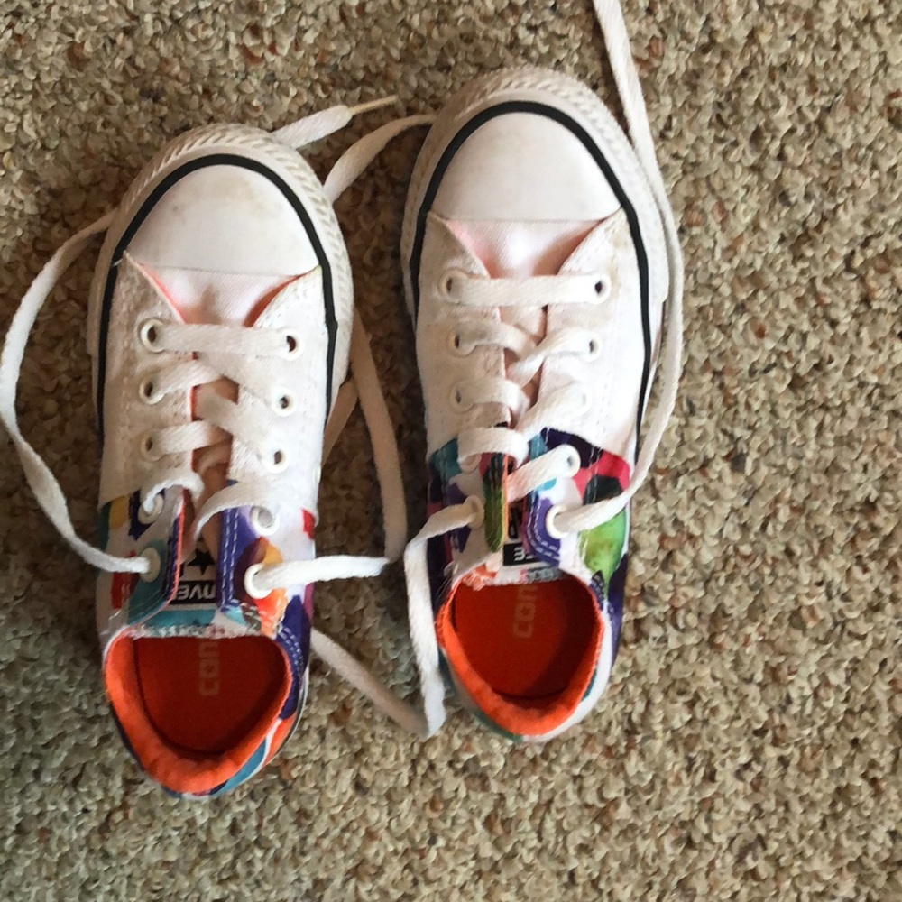 Girls converse